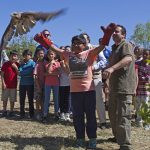 Plantación del Sexto Bosque SIGAUS, soltando un halcón